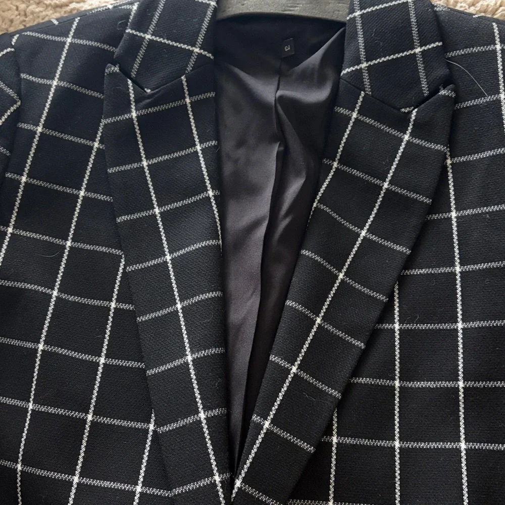 Black Checkered women’s blazer - Picture 4 of 7